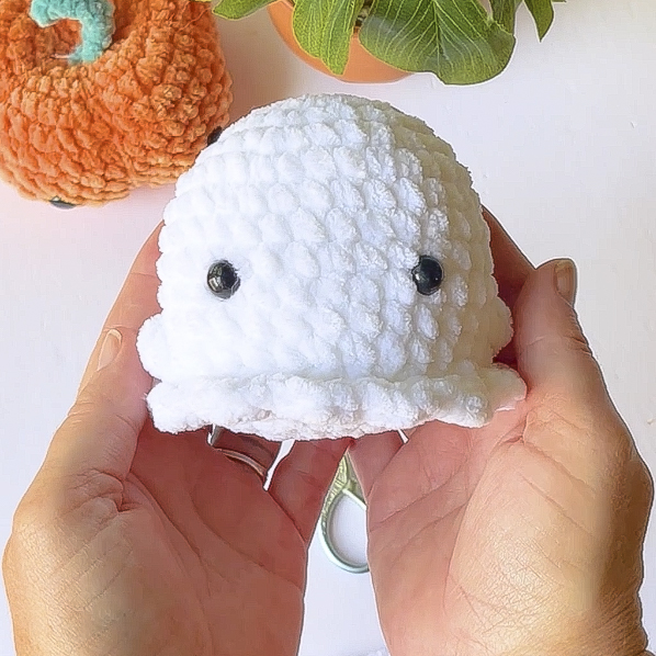 Cute Crochet Ghost Pattern (Amigurumi)